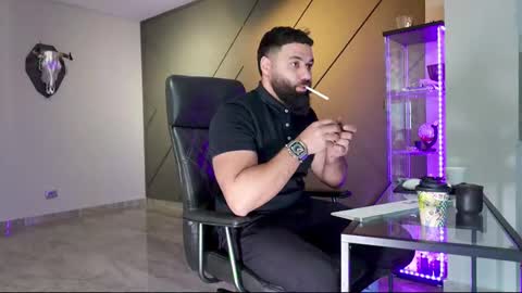 Snapshot of glennmasters chatting on 03-08-25, 09:06 Matthew .. for short call me Matt online show from 03-08-25, 09:06