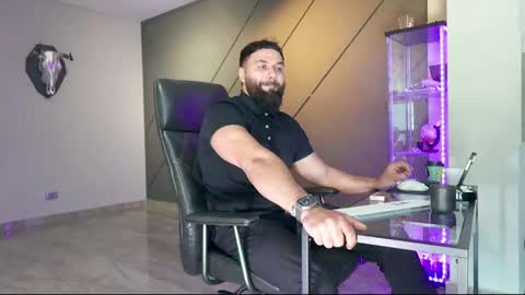 Snapshot of glennmasters chatting on 03-08-25, 12:09 Matthew .. for short call me Matt online show from 03-08-25, 12:09