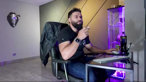 Snapshot of glennmasters chatting on 03-09-25, 05:49 Matthew .. for short call me Matt online show from 03-09-25, 05:49