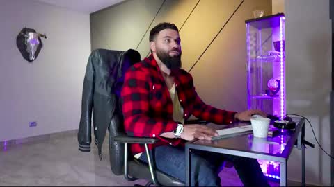 Snapshot of glennmasters chatting on 03-10-25, 06:56 Matthew .. for short call me Matt online show from 03-10-25, 06:56