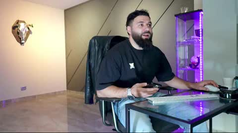 Snapshot of glennmasters chatting on 03-12-25, 09:55 Matthew .. for short call me Matt online show from 03-12-25, 09:55