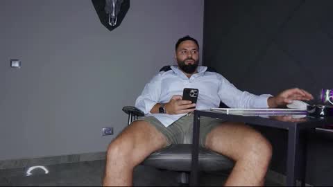 Snapshot of glennmasters chatting on 09-11-25, 06:30 Matthew .. for short call me Matt online show from 09-11-25, 06:30