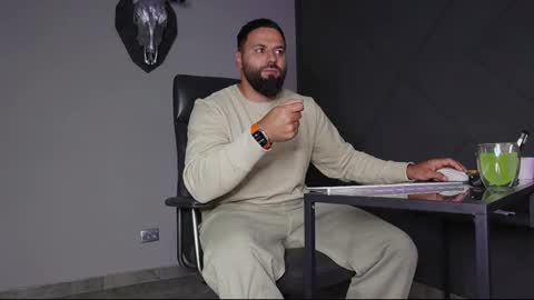 Snapshot of glennmasters chatting on 09-20-25, 12:22 Matthew .. for short call me Matt online show from 09-20-25, 12:22