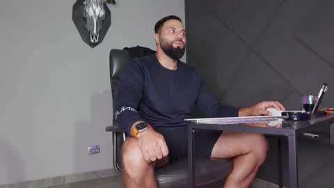 Snapshot of glennmasters chatting on 09-22-25, 10:12 Matthew .. for short call me Matt online show from 09-22-25, 10:12