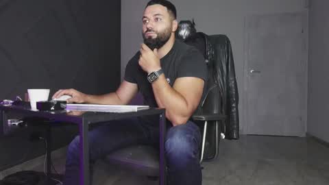 Snapshot of glennmasters chatting on 10-04-25, 06:28 Matthew .. for short call me Matt online show from 10-04-25, 06:28