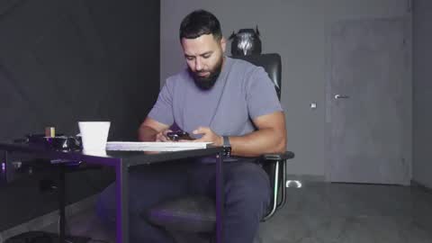 Snapshot of glennmasters chatting on 10-05-25, 08:07 Matthew .. for short call me Matt online show from 10-05-25, 08:07