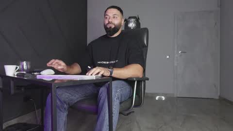 Snapshot of glennmasters chatting on 10-11-25, 09:57 Matthew .. for short call me Matt online show from 10-11-25, 09:57