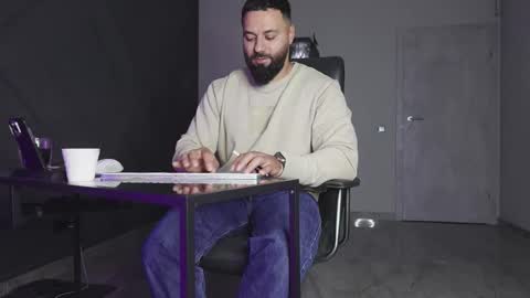 Snapshot of glennmasters chatting on 10-12-25, 10:09 Matthew .. for short call me Matt online show from 10-12-25, 10:09