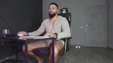 Snapshot of glennmasters chatting on 10-17-25, 06:32 Matthew .. for short call me Matt online show from 10-17-25, 06:32