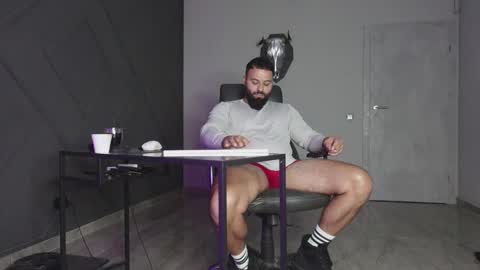 Snapshot of glennmasters chatting on 10-28-25, 08:33 Matthew .. for short call me Matt online show from 10-28-25, 08:33