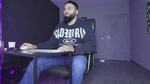 Matthew .. for short call me Matt online show from 11-19-25, 06:46