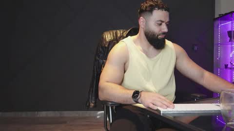 Matthew .. for short call me Matt online show from 02-25-26, 09:13