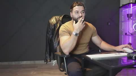 Matthew .. for short call me Matt online show from 03-18-26, 09:40