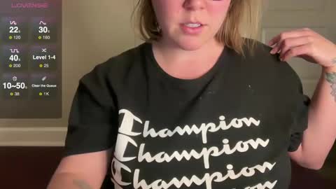 Snapshot of glitterkitty_108 chatting on 01-17-25, 12:20 GlitterKitty 108 online show from 01-17-25, 12:20