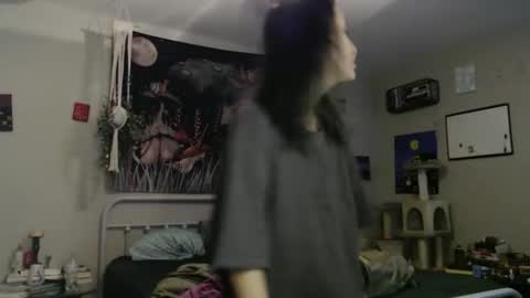 Snapshot of glitterspace chatting on 02-11-26, 07:13 anna online show from 02-11-26, 07:13