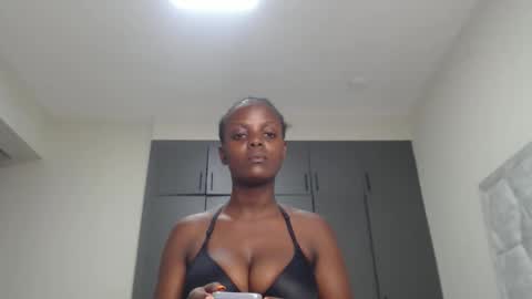Snapshot of gloden_melanin chatting on 01-14-26, 08:47 gloden online show from 01-14-26, 08:47