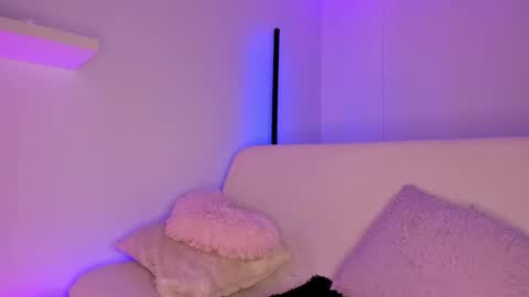 Mimi online show from 12-09-24, 03:44