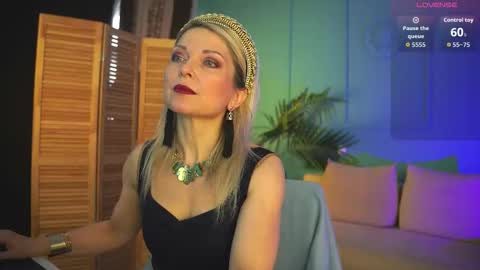 Gloria online show from 10-28-25, 11:14