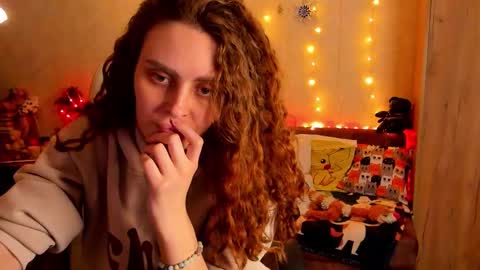 Gloria Wood online show from 12-29-24, 05:44