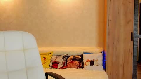 Gloria Wood online show from 02-19-25, 04:11