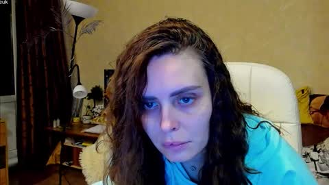 Gloria Wood online show from 10-27-25, 04:55