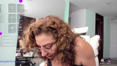 gloriacrespo online show from 01-23-25, 07:29