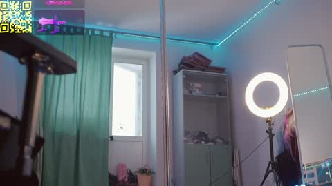 Snapshot of glorikitty chatting on 02-09-26, 12:09 Sasha online show from 02-09-26, 12:09