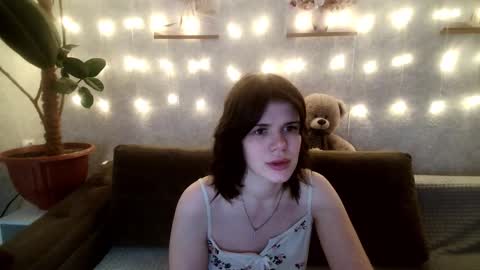 Snapshot of glossy_girl_1 chatting on 11-10-25, 04:11 Roxy online show from 11-10-25, 04:11