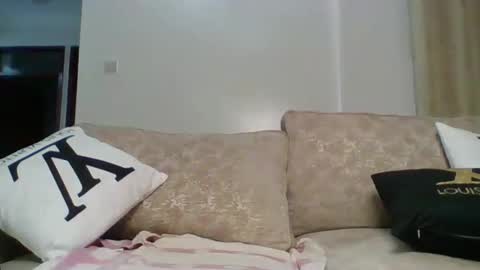 glossybae online show from 10-18-25, 09:48