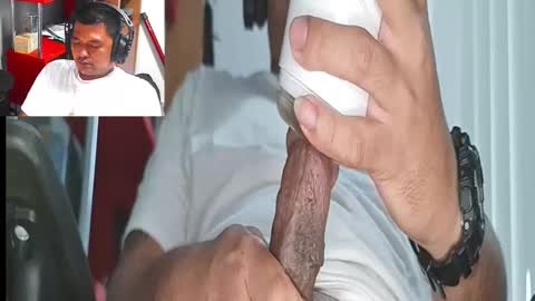 Snapshot of gnx666 chatting on 12-15-25, 01:43 gnx666 online show from 12-15-25, 01:43