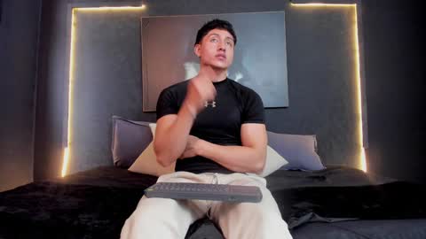 Snapshot of god_of_olympus1 chatting on 12-06-24, 03:55 steven online show from 12-06-24, 03:55