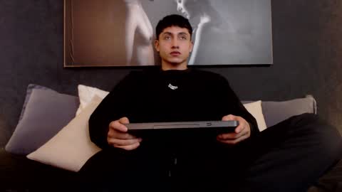 Snapshot of god_of_olympus1 chatting on 01-08-25, 07:24 steven online show from 01-08-25, 07:24