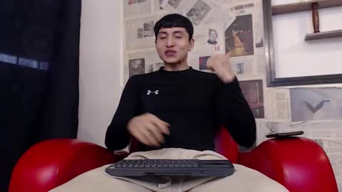 Snapshot of god_of_olympus1 chatting on 11-21-25, 12:37 steven online show from 11-21-25, 12:37