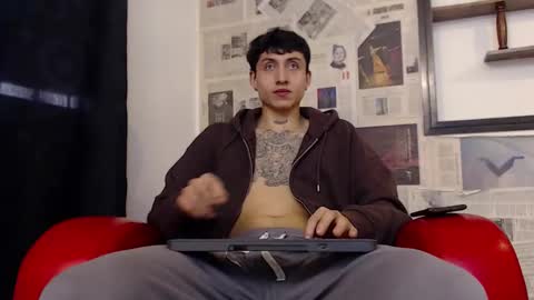 Snapshot of god_of_olympus1 chatting on 11-22-25, 12:26 steven online show from 11-22-25, 12:26