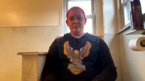 Snapshot of goddess182002 chatting on 10-27-25, 04:55 goddess182002 online show from 10-27-25, 04:55