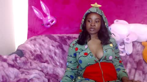 Snapshot of goddess_aaliyah chatting on 12-28-24, 09:20 goddess_aaliyah online show from 12-28-24, 09:20