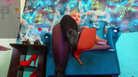 Mrs. Isabella online show from 10-18-25, 05:43