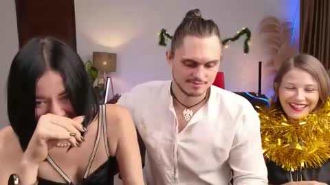   330 UTC2 girls   online show from 12-24-24, 03:38