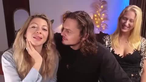   330 UTC2 girls   online show from 01-22-25, 02:37