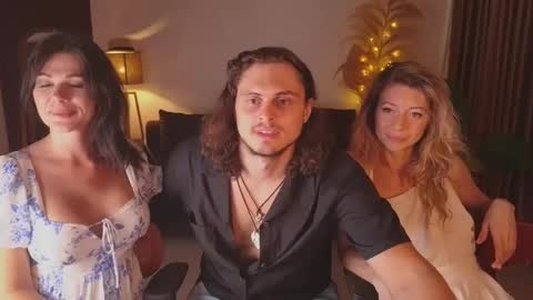   330 UTC2 girls   online show from 02-21-25, 02:50