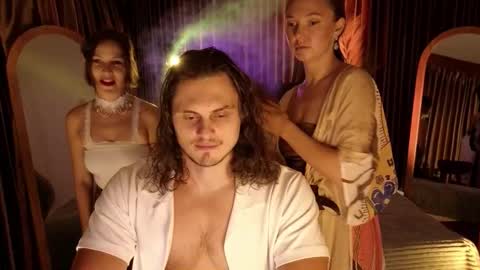   330 UTC2 girls   online show from 11-22-25, 03:38