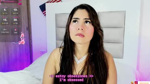 Mia online show from 09-10-25, 10:43