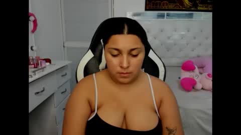 goddess_of_sissys online show from 12-23-25, 05:16