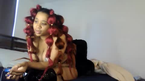Snapshot of goddessdiiamond chatting on 09-12-25, 03:45 goddessdiiamond online show from 09-12-25, 03:45