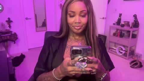 Snapshot of goddesskalitha chatting on 09-21-25, 06:15 Goddess Kalitha online show from 09-21-25, 06:15