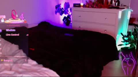 Victoria online show from 02-26-25, 03:08