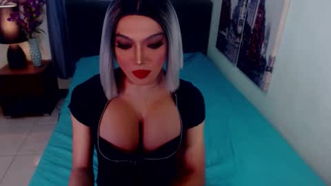 Snapshot of goddessselfsucker chatting on 02-02-26, 05:06 Lucy Pearl online show from 02-02-26, 05:06