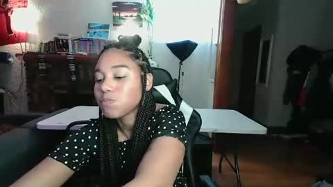 Snapshot of goddesstinaruiz chatting on 01-11-25, 12:12 Goddess Tina 3 online show from 01-11-25, 12:12