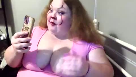 Snapshot of godessisabella chatting on 10-30-25, 07:10 godessisabella online show from 10-30-25, 07:10