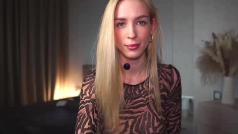 Olivia online show from 02-18-25, 06:15